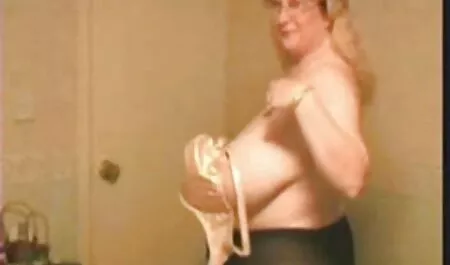 نحيل الفتاة الرجل الأول مواقع سكس رومانسيه وجعل الحب في الشارع