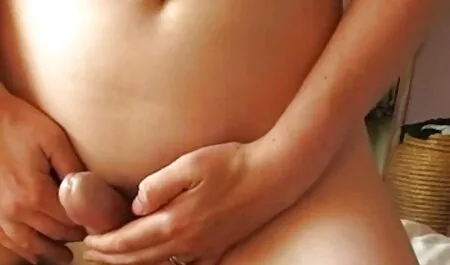فتاة مع الأصفاد و الأمريكية في نفس الوقت أمام كاميرا افلام رومانسيه جنسيه ويب,