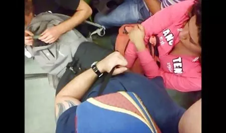 شاب الكلب افلام سكس رومانسيه جدا في فمه و يأكل أحمر ناضجة