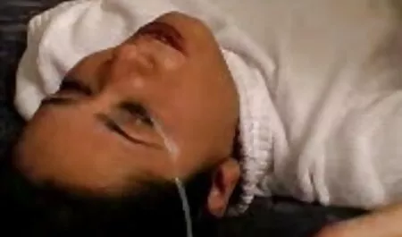 التدليك سكس اجنبي رومانسي مع الملتحي رجل مليئة الشرج