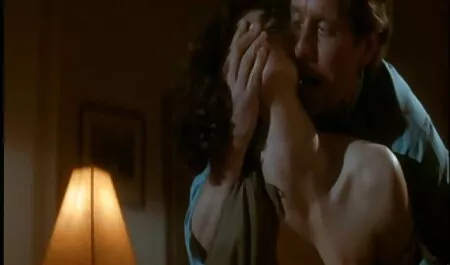امرأة مع هيئة افلام اباحيه رومنسيه جميلة يبصقون على رجل