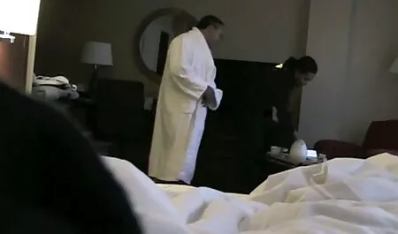 افترض طالب في تنورة قصيرة أن الحيوانات المنوية للرجل في مهبلها. اجمل افلام سكس رومانسيه