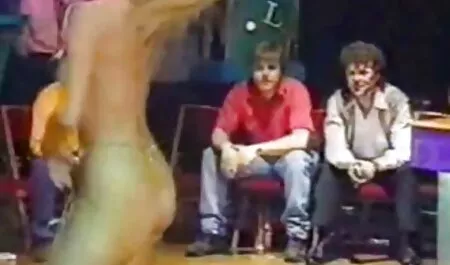 أليس الدؤوب استمناء في الحمام افلام اباحيه رومانسيه