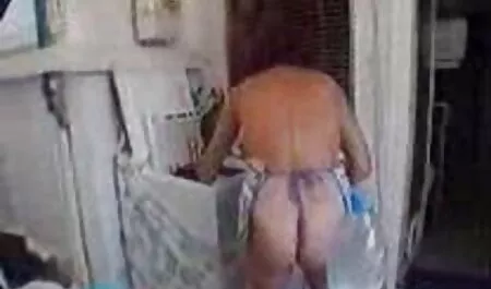 واحدة افلام رومنسية ساخنة كبيرة في غسيل السيارات.