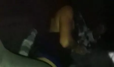 رجل اشتعلت مقاطع سكس رومانسية قصيرة فاتنة في حذاء أحمر مع ارتفاع