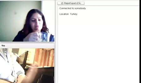 رجل جعل الطفل كوني افلام رومانسيه سكس بسهولة ووضع الكرة في قدم الرطب.
