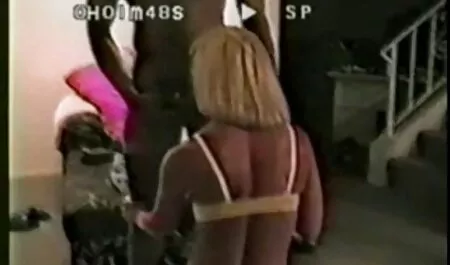 زاندر صديقها على افلام رومانسيه اجنبيه سكسيه الأريكة.