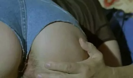الرجل افلام سكس رومنسية مترجم يترك الشاب الأول.