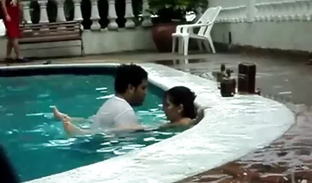 رجل افلام رومانسيه جنسيه متزوج ينام مع جيرانها.