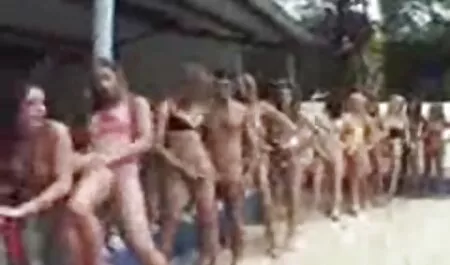 شقراء نصف وعاء هو افلام هنديه رومانسيه سكس المسؤول.