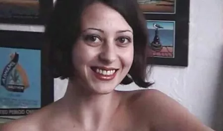 فتاة الملابس الداخلية التي أظهرت الفتاة. افلام سكس اجنبيه رومنسيه