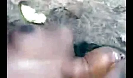 تظاهر بالدوران في افلام هندية رومانسية سكس بئر النفط.
