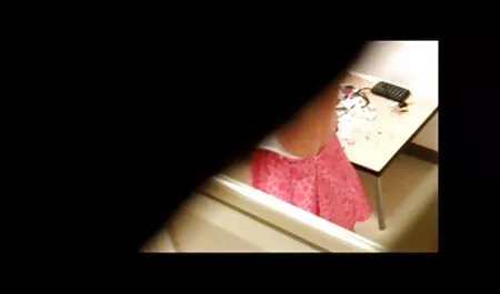 وضعت الشابة سكس افلام رومانسيه مهبلها على الصفحة.