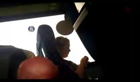 مدرب يدفع مكتب سكس رومانسي اجنبي بإصبع ، وسكرتير.