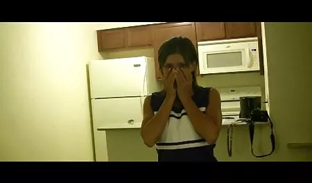 الاستمناء هي فتاة جميلة افلام رومانسيه جنسيه ، والعاصفة استمناء على الطاولة.