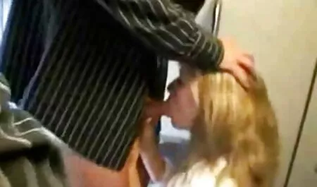 هز الرجل رومانسيه اباحيه فتاته, هولي, ممارسة الجنس أمام الكاميرا.
